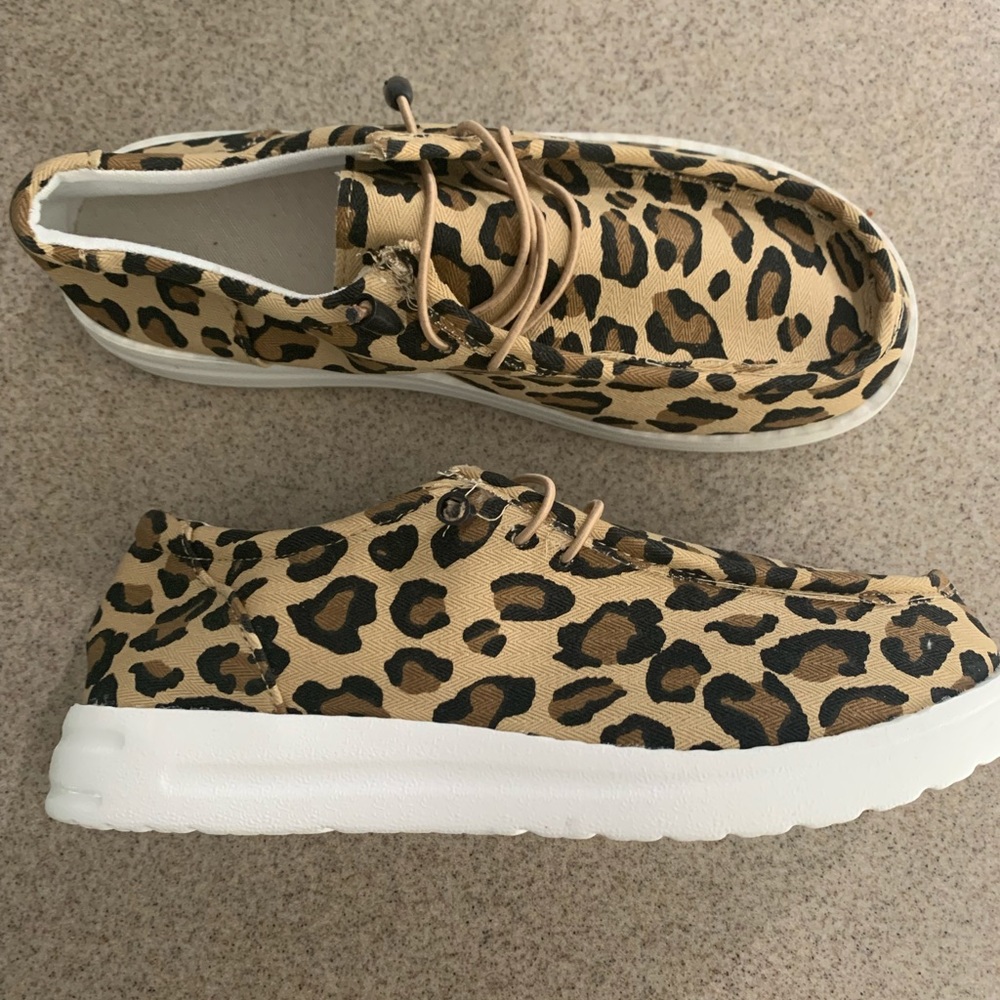 Leopard shoes